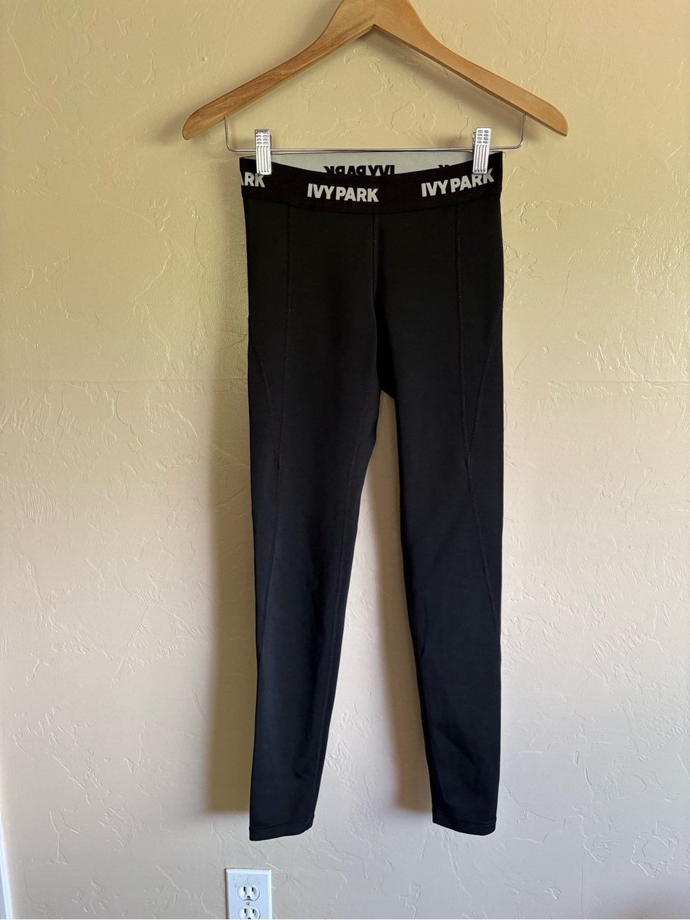 Ivy Park Black Activewear Athletic Workout Leggings Low Rise Full Length Size S